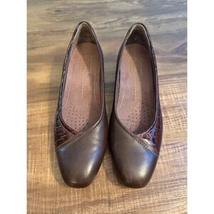 Clarks Everyday Brown Leather Caswell Eternity Croc Accent Shoes 8.5N